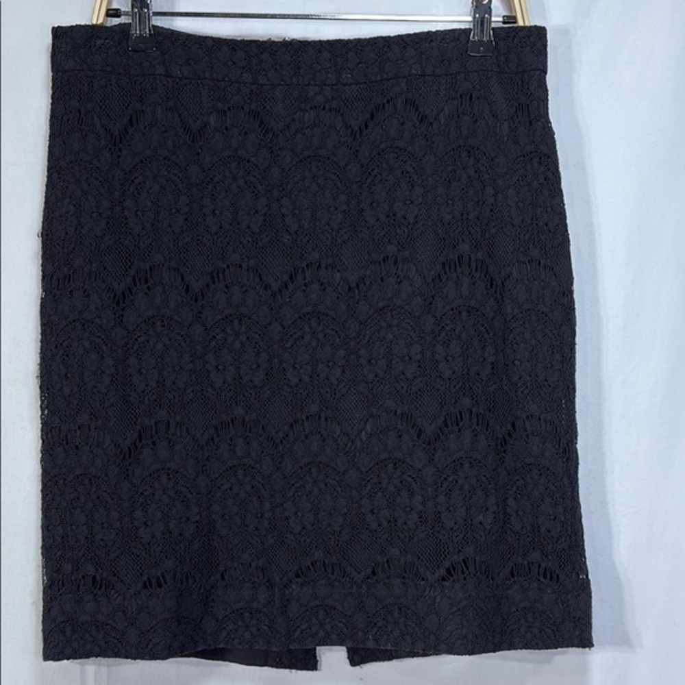 🦀J. Crew Black lace Pencil Skirt Knee-Length Workwear